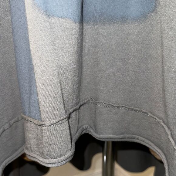 LUUKAA Green Top w/ Graphic Design Size 18 - Picture 6 of 11